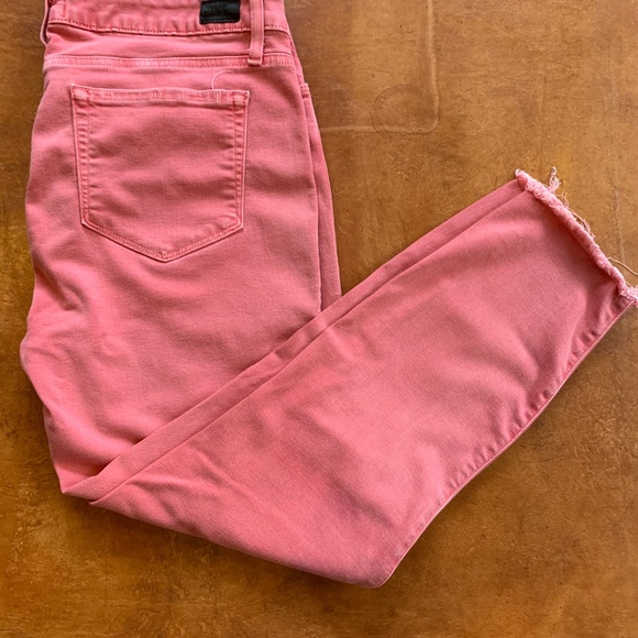 Paige Transcend Verdugo Ankle Ultra Skinny (Tulip) - Picture 4 of 8